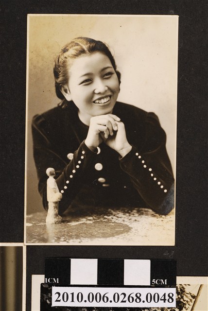 女子獨照 (共1張)