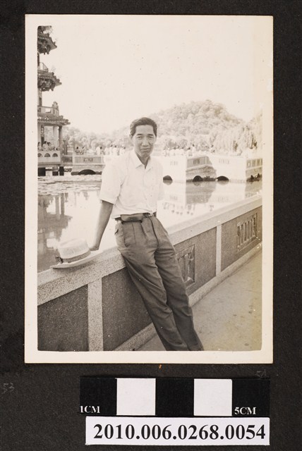 男子獨照 (共1張)