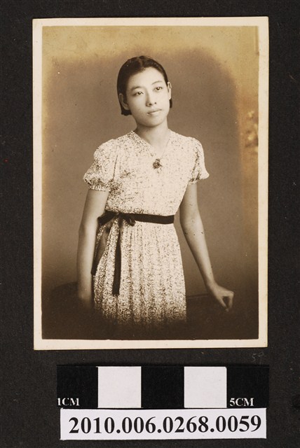 女子獨照 (共1張)