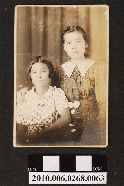 兩女合照 (共1張)