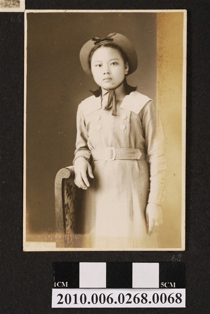 女子獨照 (共1張)