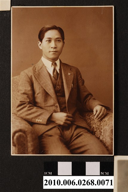 男子獨照 (共1張)