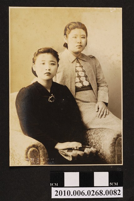 兩女合照 (共1張)