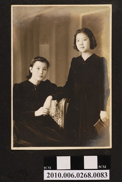 兩女合照 (共1張)