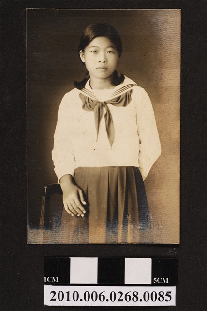 女子獨照 (共1張)