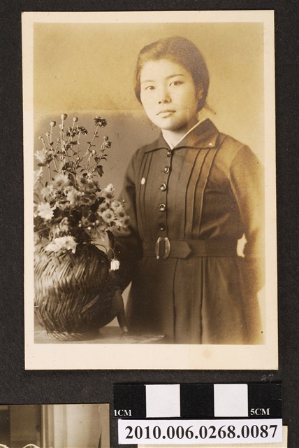 女子獨照 (共1張)