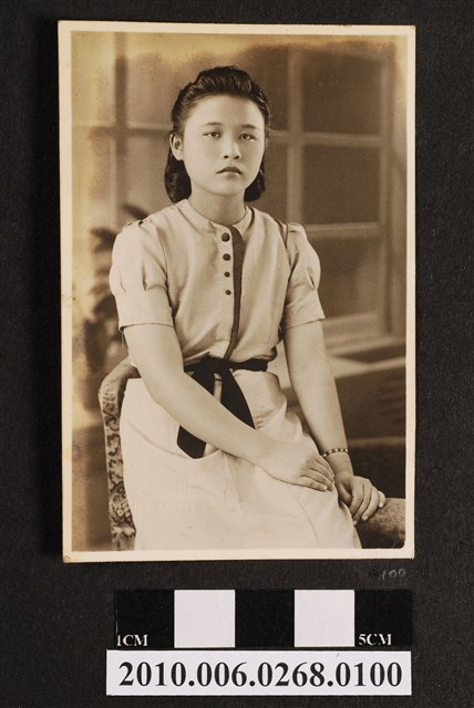 女子獨照 (共1張)