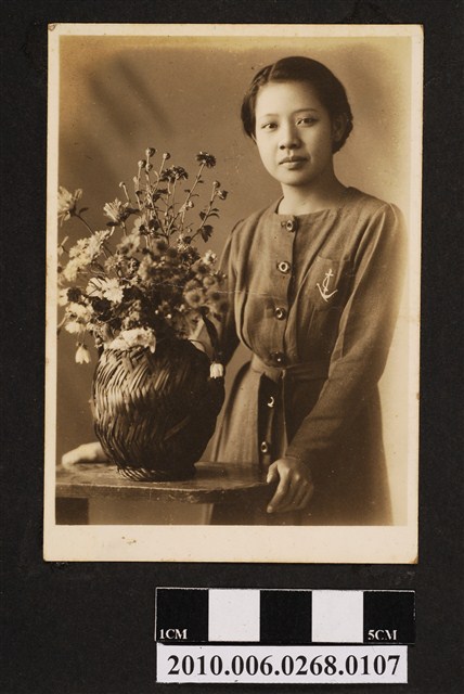 女子獨照 (共1張)