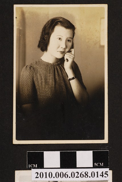 女子獨照 (共1張)