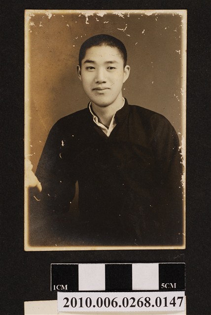 男子獨照 (共1張)