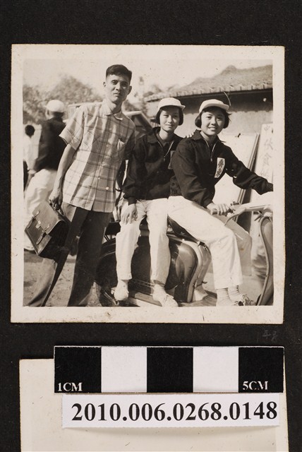 三人合照 (共1張)