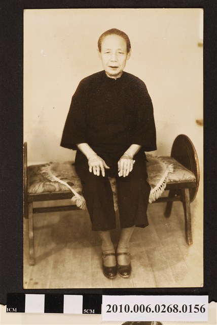 女子獨照 (共1張)