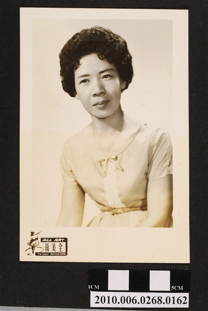 女子獨照 (共1張)