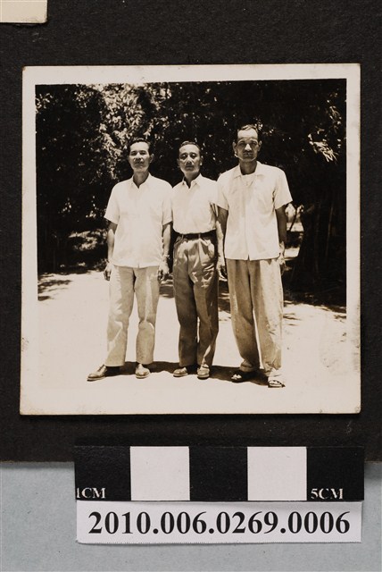 三人合照 (共1張)