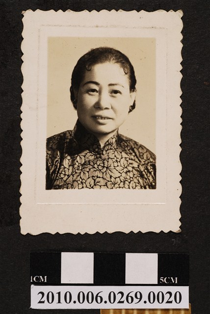 女子獨照 (共1張)