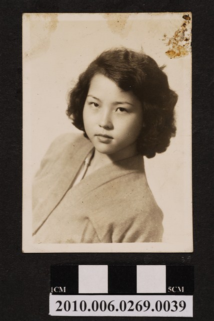 女子獨照 (共1張)