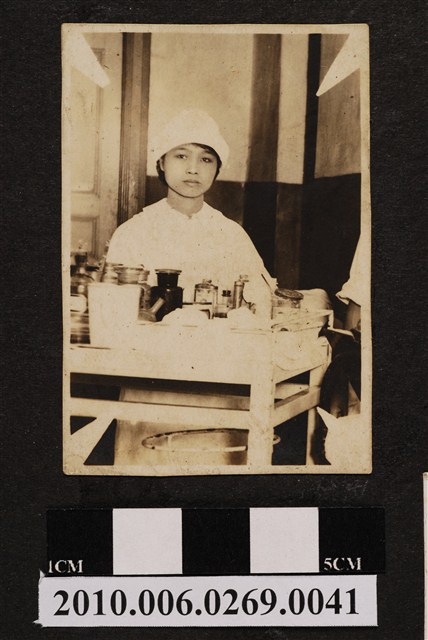 女子獨照 (共1張)