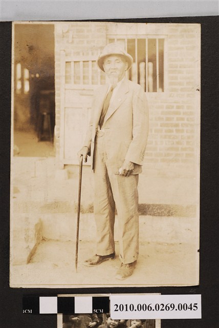 男子獨照 (共1張)