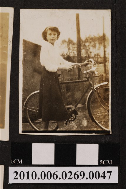 女子獨照 (共1張)