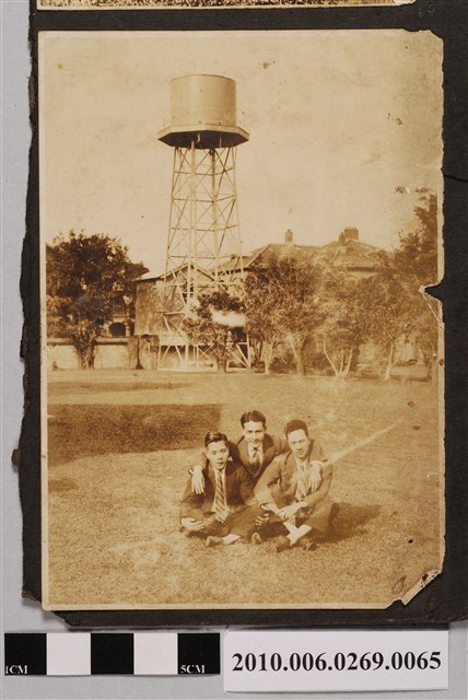 三人合照 (共1張)