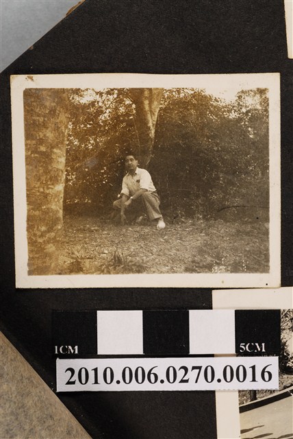 民國39年皮子寮國民學校教師李恩堂個人照 (共1張)