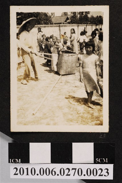 皮子寮國民學校學童活動照之三 (共1張)