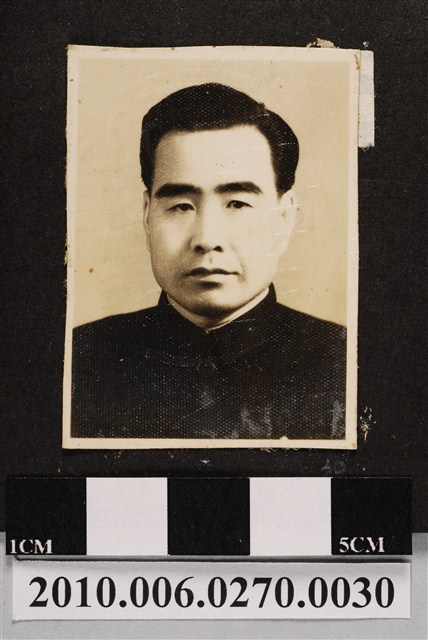 皮子寮國民學校教師李恩堂個人照 (共1張)