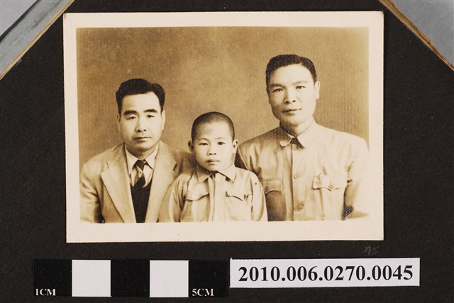 三人合照 (共1張)