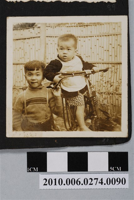 二名男童合照 (共1張)
