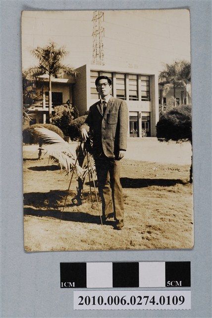 男子於哥倫比亞大學校園獨照 (共2張)