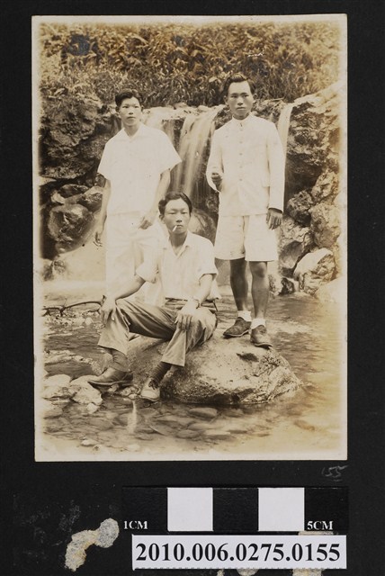 三位男子之合照 (共2張)