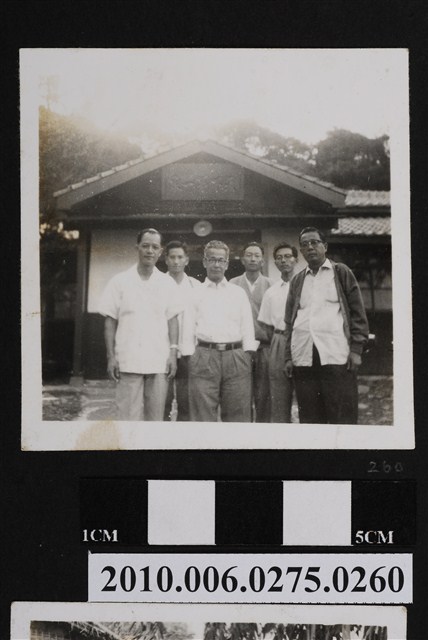 六位男子之合照 (共2張)