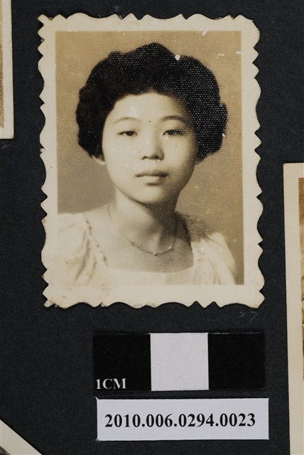 女子獨照 (共1張)