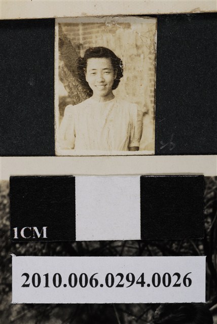 女子獨照 (共1張)