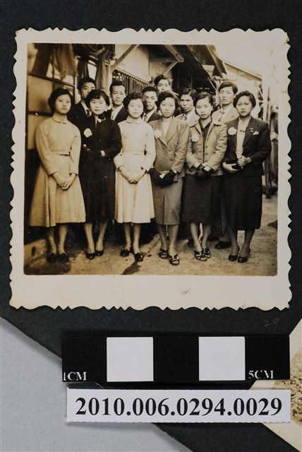 十二人合照 (共1張)