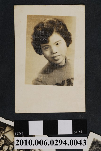 女子獨照 (共1張)