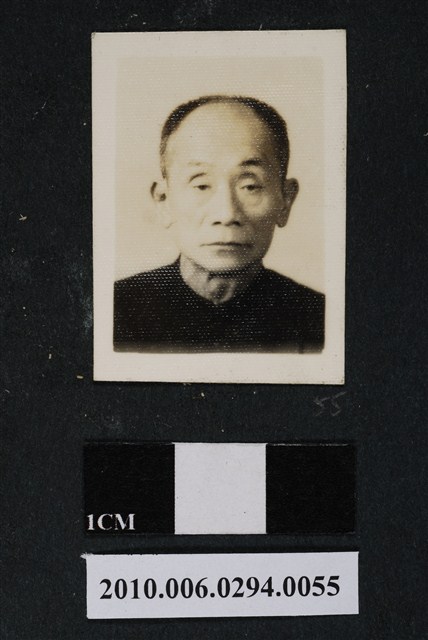 男子獨照 (共1張)