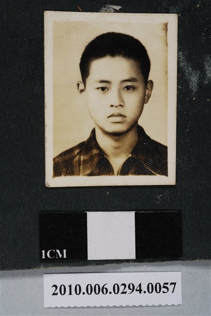 男子獨照 (共1張)