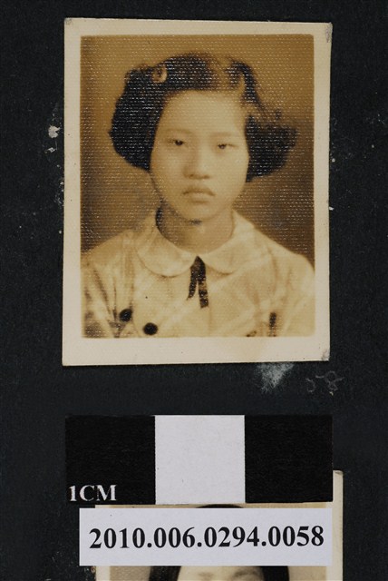 女子獨照 (共1張)