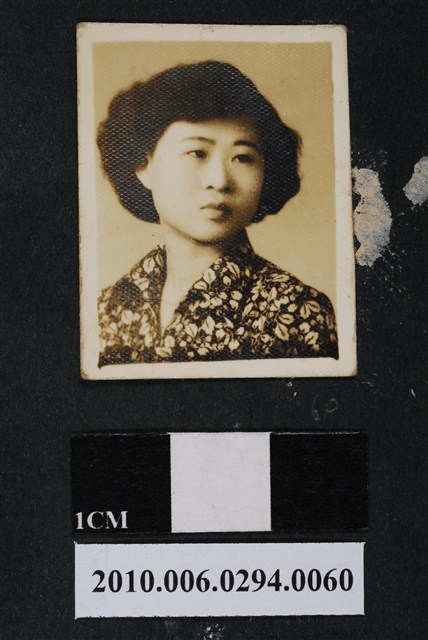 女子獨照 (共1張)