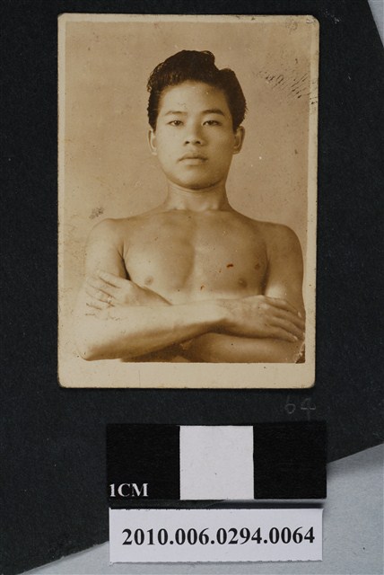 男子獨照 (共1張)