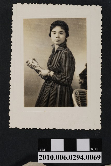 女子獨照 (共1張)