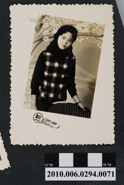 女子獨照 (共1張)