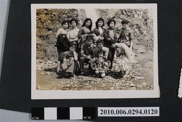 十一人合照 (共1張)