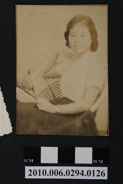 女子獨照 (共1張)