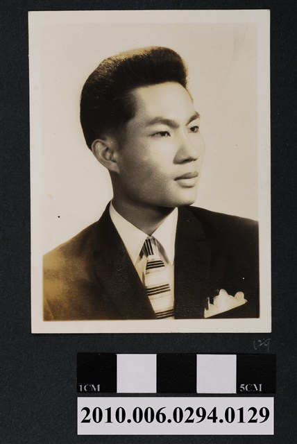 男子獨照 (共1張)