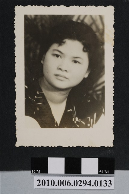 女子獨照 (共1張)