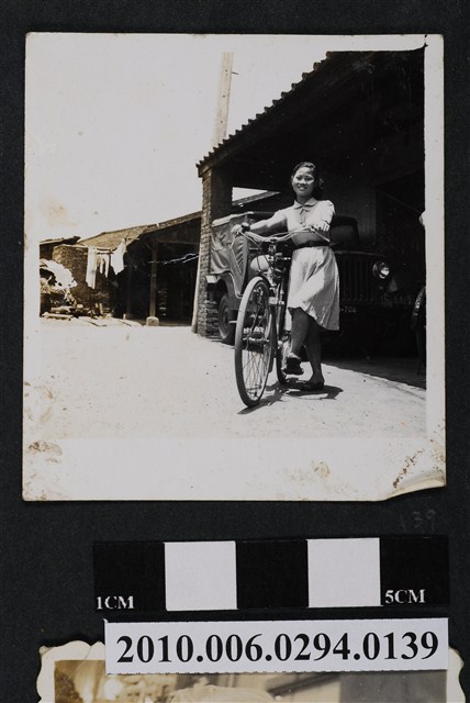 女子獨照 (共1張)