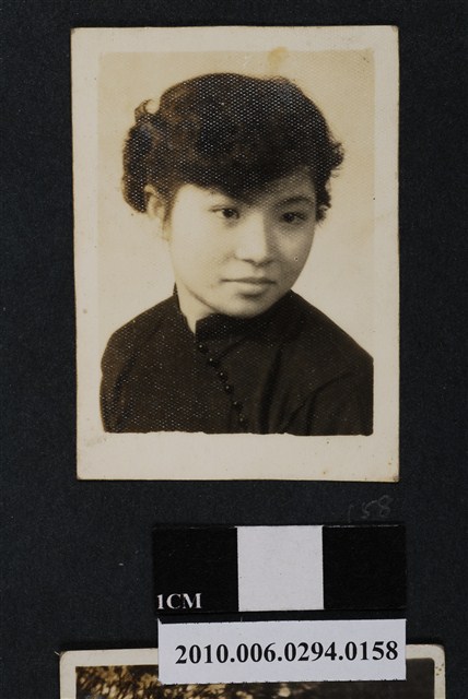 女子獨照 (共1張)