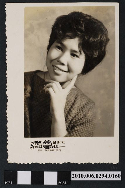 女子獨照 (共1張)